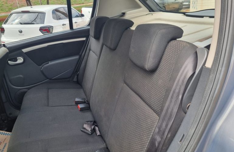 Renault Sandero 1.6 Stepway 16v - Foto #9