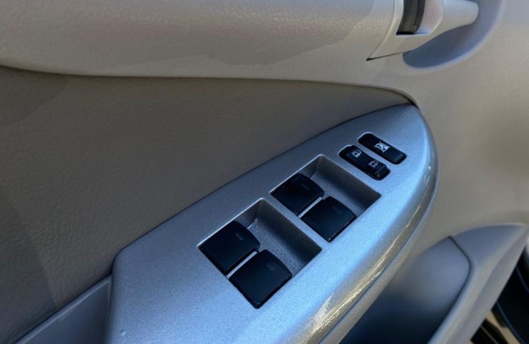 Toyota Corolla Sedan GLi 1.8 16V (flex) - Foto #6