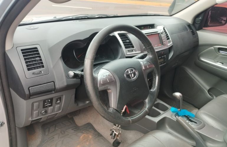 Toyota Hilux 2.7 SRV CD 4x2 (Flex) (Aut) - Foto #9