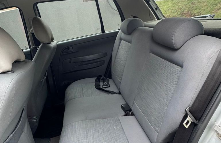 Volkswagen Fox 1.6 Mi Plus 8v - Foto #10