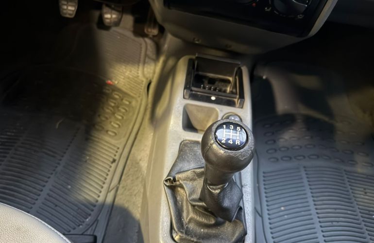 Volkswagen Gol 1.0 Mi 16V Gasolina 4p Manual - Foto #8