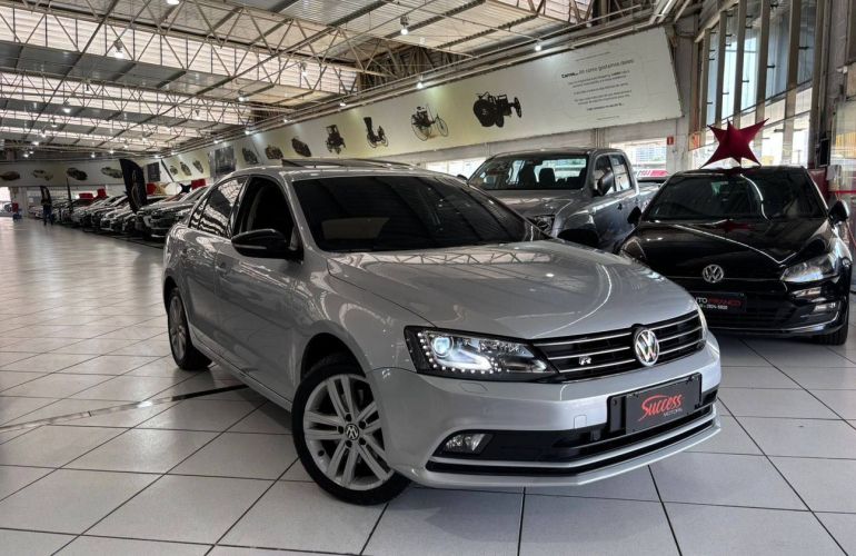 Volkswagen Jetta 2.0 TSi Highline 211cv - Foto #5