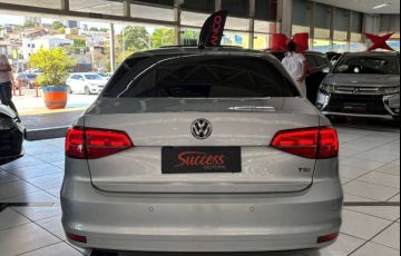 Volkswagen Jetta 2.0 TSi Highline 211cv - Foto #6