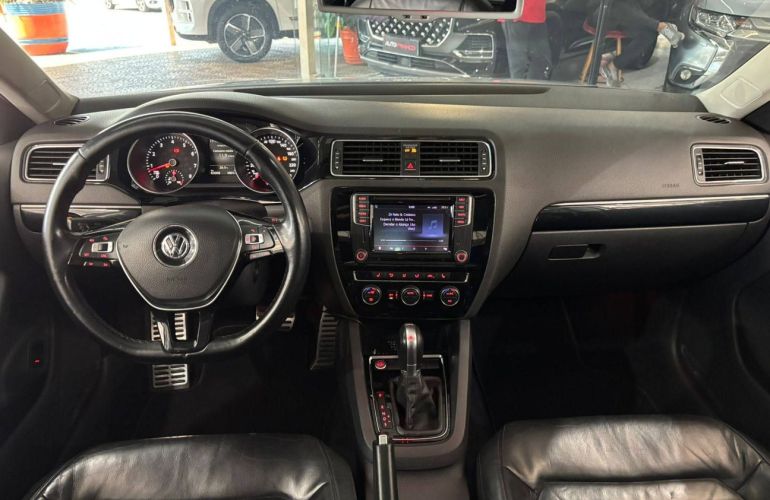 Volkswagen Jetta 2.0 TSi Highline 211cv - Foto #9