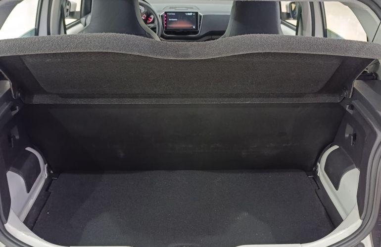 Volkswagen Up 1.0 170 TSi Total Connect - Foto #7