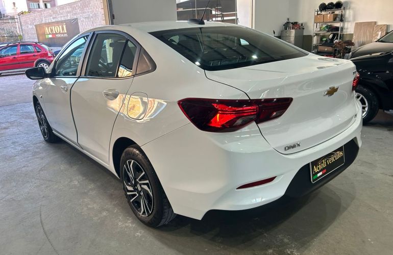 Chevrolet Onix 1.0 Flex Plus LT Manual - Foto #3