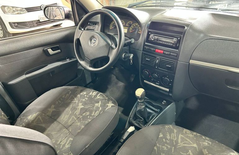 Fiat Palio 1.8 MPi Adventure Weekend 8V Flex 4p Manual - Foto #9
