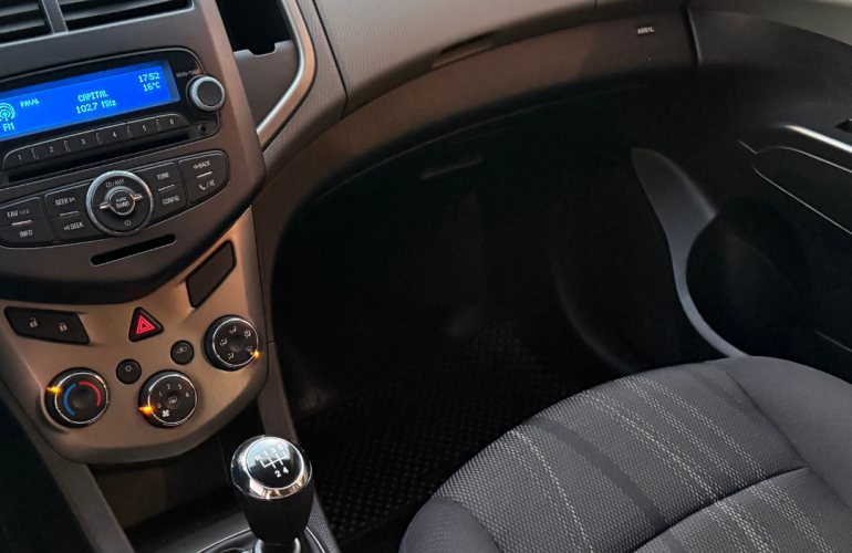 Chevrolet Sonic Sedan LTZ 1.6 - Foto #5