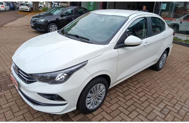 Fiat Cronos 1.3 Drive - Foto #1