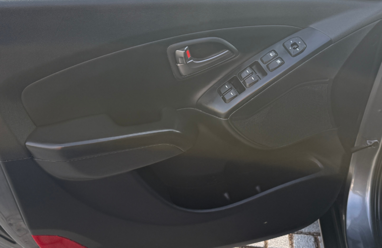 Hyundai ix35 2.0 GLS Completo (Aut) - Foto #8