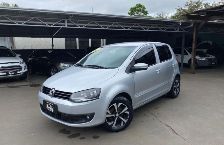 Volkswagen Fox 1.0 8V (Flex) 4p - Foto #1