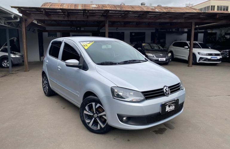 Volkswagen Fox 1.0 8V (Flex) 4p - Foto #4