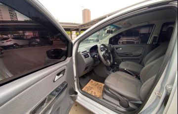 Volkswagen Fox 1.0 8V (Flex) 4p - Foto #5