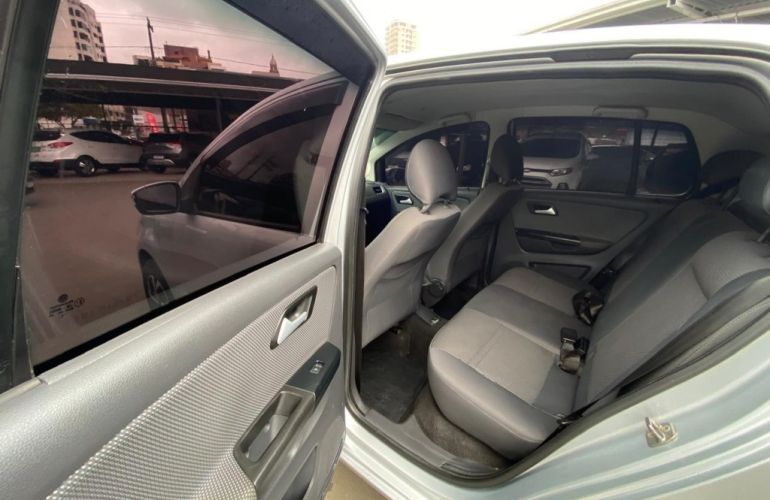 Volkswagen Fox 1.0 8V (Flex) 4p - Foto #10