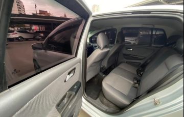Volkswagen Fox 1.0 8V (Flex) 4p - Foto #10