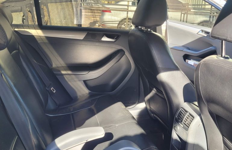 Volkswagen Jetta 1.4 TSI Trendline - Foto #3