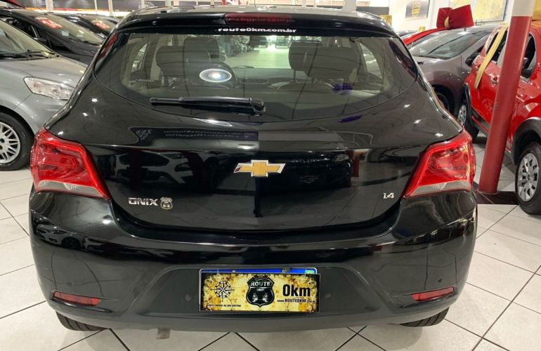 Chevrolet Onix 1.4 MPFi LTZ 8v - Foto #5