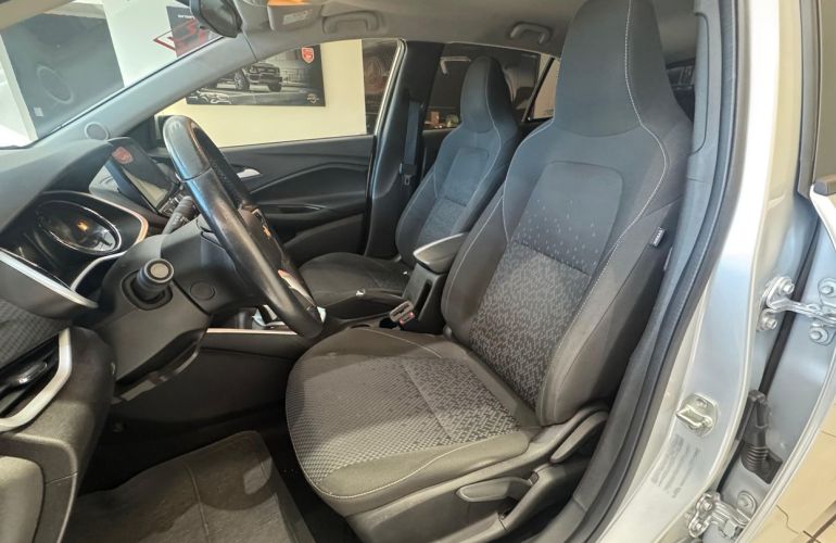 Chevrolet Onix 1.0 Turbo LTZ - Foto #6