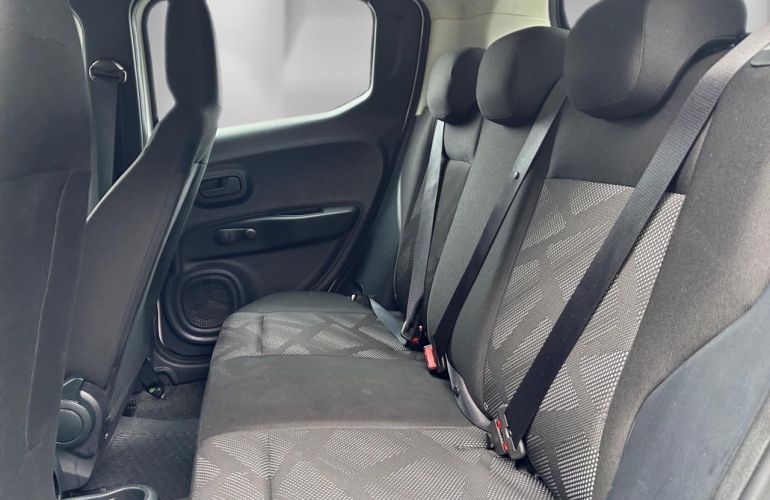 Fiat Mobi 1.0 8V Evo Like - Foto #8