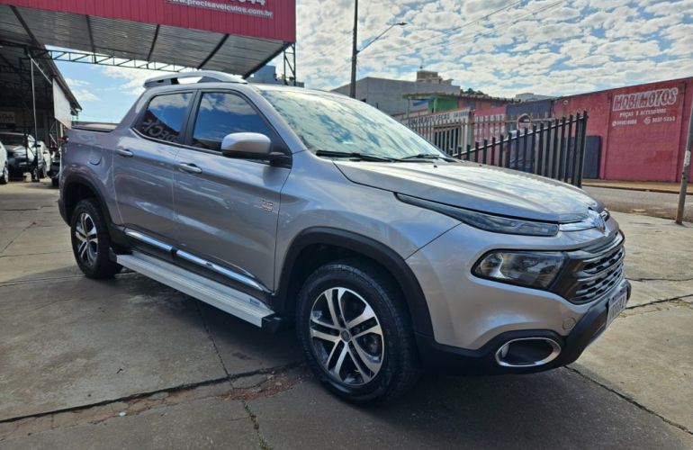 Fiat Toro 2.0 TDI Freedom 4WD (Aut) - Foto #2