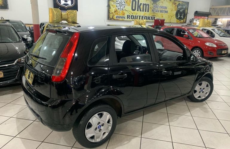 Ford Fiesta 1.0 MPi Hatch 8v - Foto #4