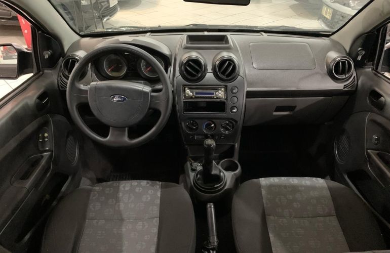 Ford Fiesta 1.0 MPi Hatch 8v - Foto #10
