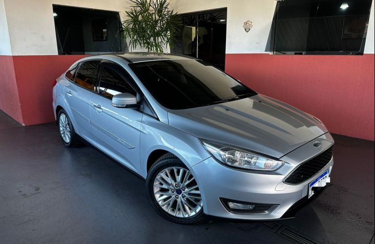 Ford Focus 2.0 SE Sedan 16v - Foto #1