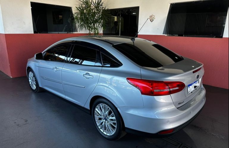 Ford Focus 2.0 SE Sedan 16v - Foto #4