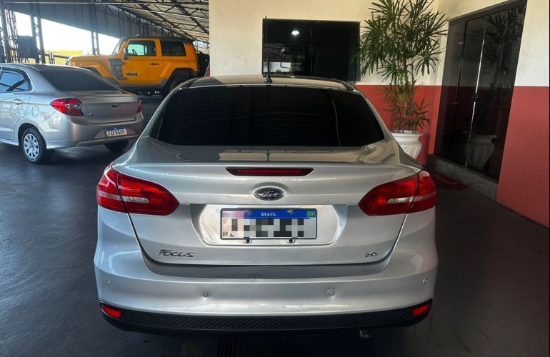 Ford Focus 2.0 SE Sedan 16v - Foto #5