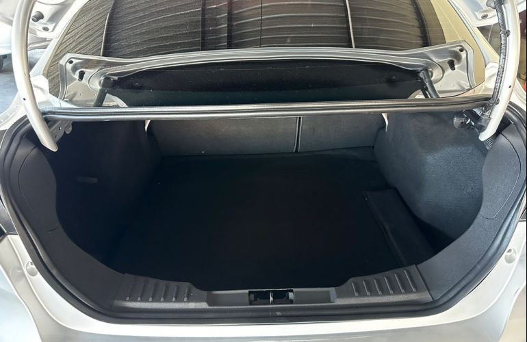 Ford Focus 2.0 SE Sedan 16v - Foto #7