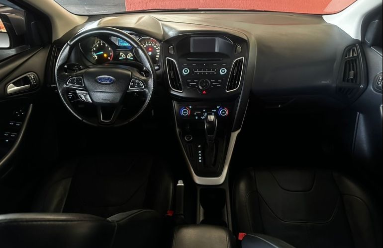 Ford Focus 2.0 SE Sedan 16v - Foto #8