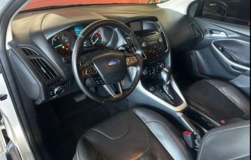Ford Focus 2.0 SE Sedan 16v - Foto #9