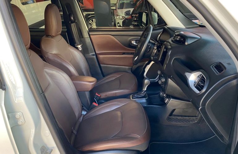 Jeep Renegade 2.0 16V Turbo Longitude 4x4 - Foto #6