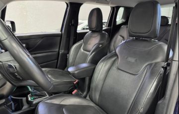 Jeep Renegade 1.3 T270 Turbo Longitude - Foto #10