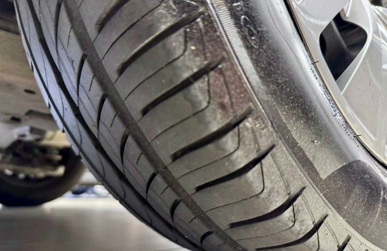 Peugeot 208 1.0 16V Like - Foto #10