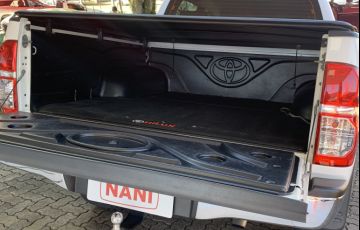 Toyota Hilux 3.0 TDI 4x4 CD SRV (Aut) - Foto #6