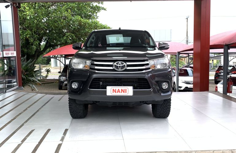 Toyota Hilux 2.8 TDI SRV CD 4x4 (Aut) - Foto #2