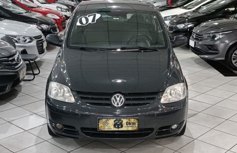 Volkswagen Fox 1.0 Mi 8v - Foto #2