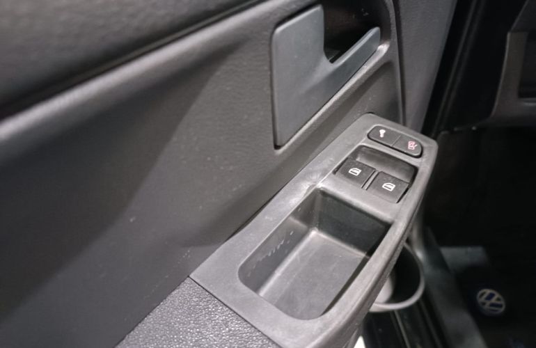 Volkswagen Fox 1.0 Mi 8v - Foto #7