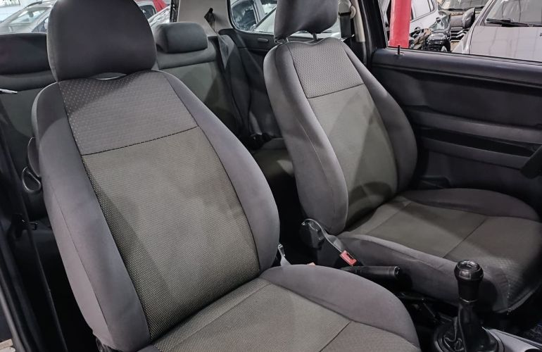 Volkswagen Fox 1.0 Mi 8v - Foto #8