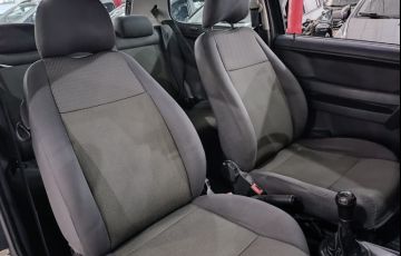 Volkswagen Fox 1.0 Mi 8v - Foto #8
