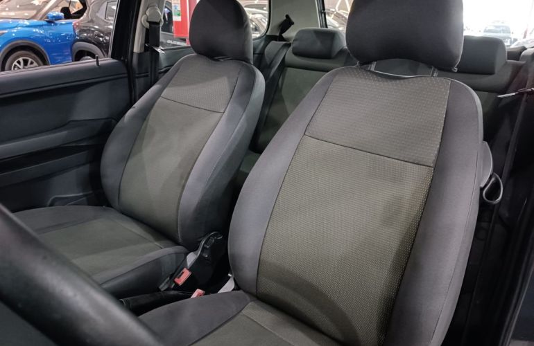Volkswagen Fox 1.0 Mi 8v - Foto #9