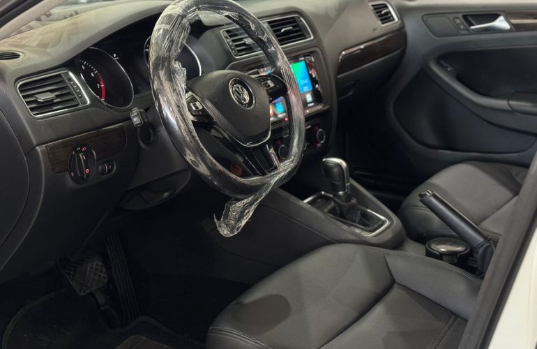 Volkswagen Jetta 2.0 Comfortline - Foto #4