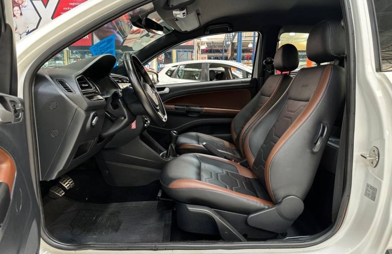 Volkswagen Saveiro 1.6 Cross CD 16v - Foto #6