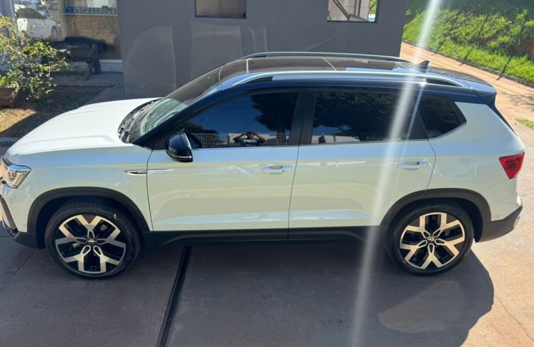 Volkswagen Taos 250 TSi Highline - Foto #5