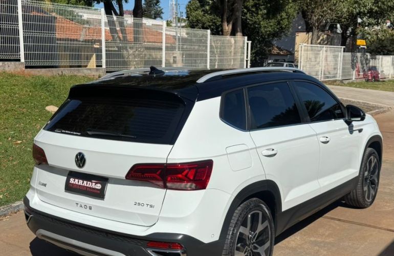 Volkswagen Taos 250 TSi Highline - Foto #7