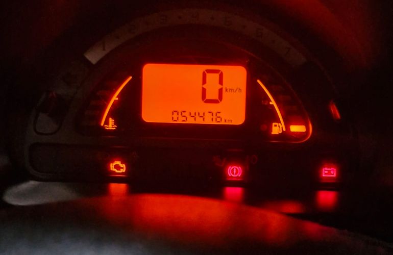 Citroën C3 GLX 1.4 8V (flex) - Foto #4