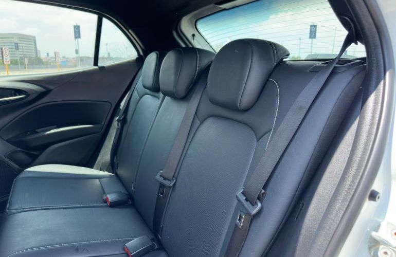 Fiat Argo 1.8 E.torq Hgt At6 - Foto #9