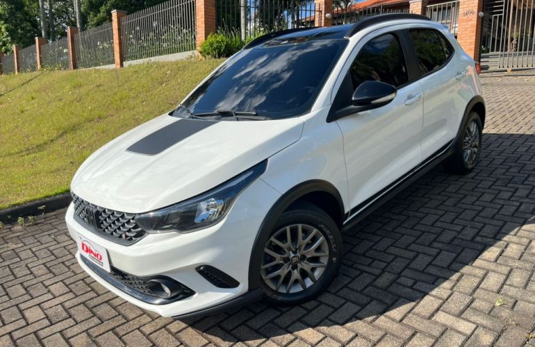 Fiat Argo 1.8 Trekking (Aut) - Foto #3