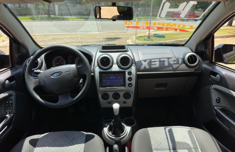 Ford Fiesta 1.6 Rocam Hatch 8v - Foto #7